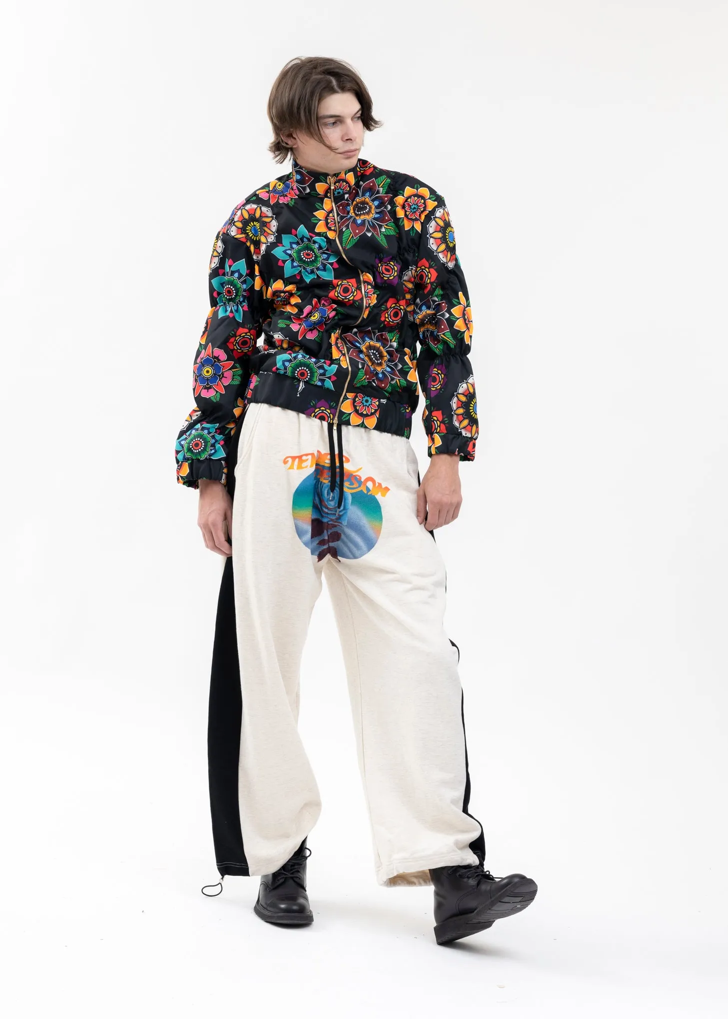 BLACK FLOWER PATTERN TRACK TOPS