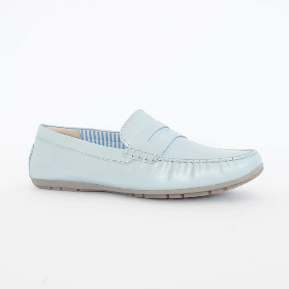 Carmona 700 Sky Leather