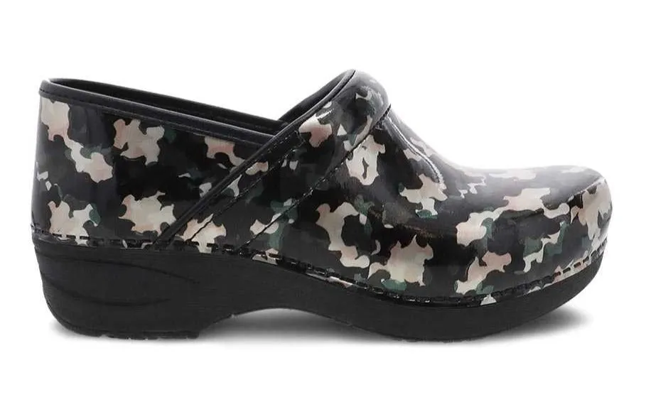 Dansko Women's XP 2.0 Clog Camo Patent 3950980202