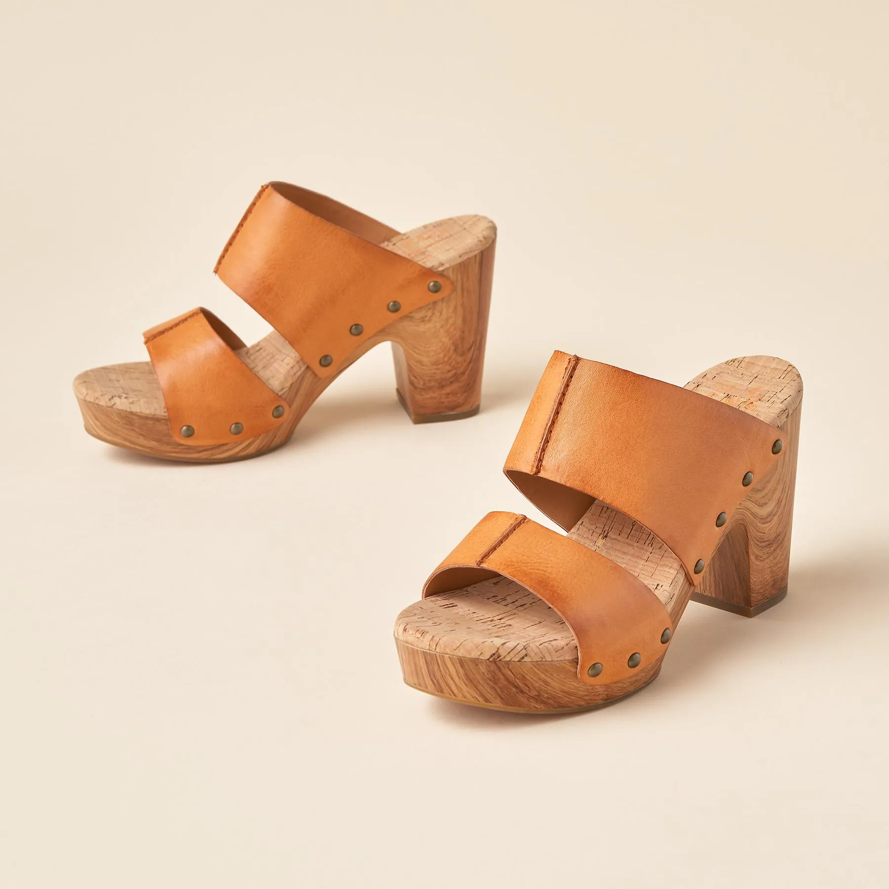 Darra Clogs