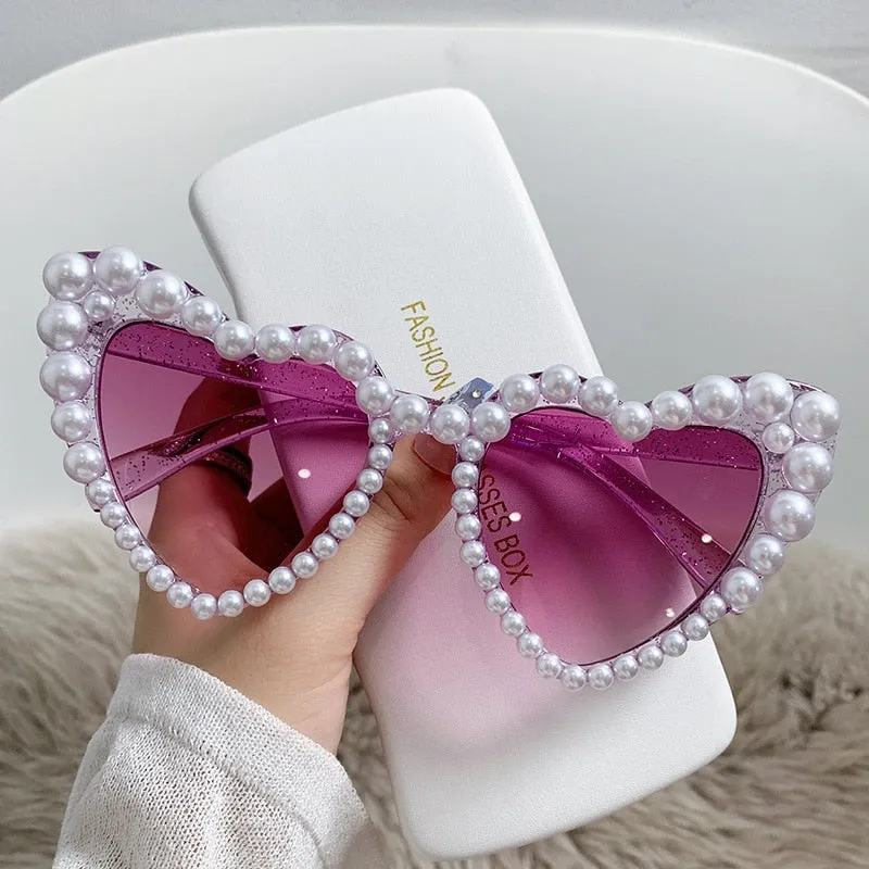 Retro Hip Hop Women's Cat Eye Heart-Shaped Sunglasses with Pearl Decor