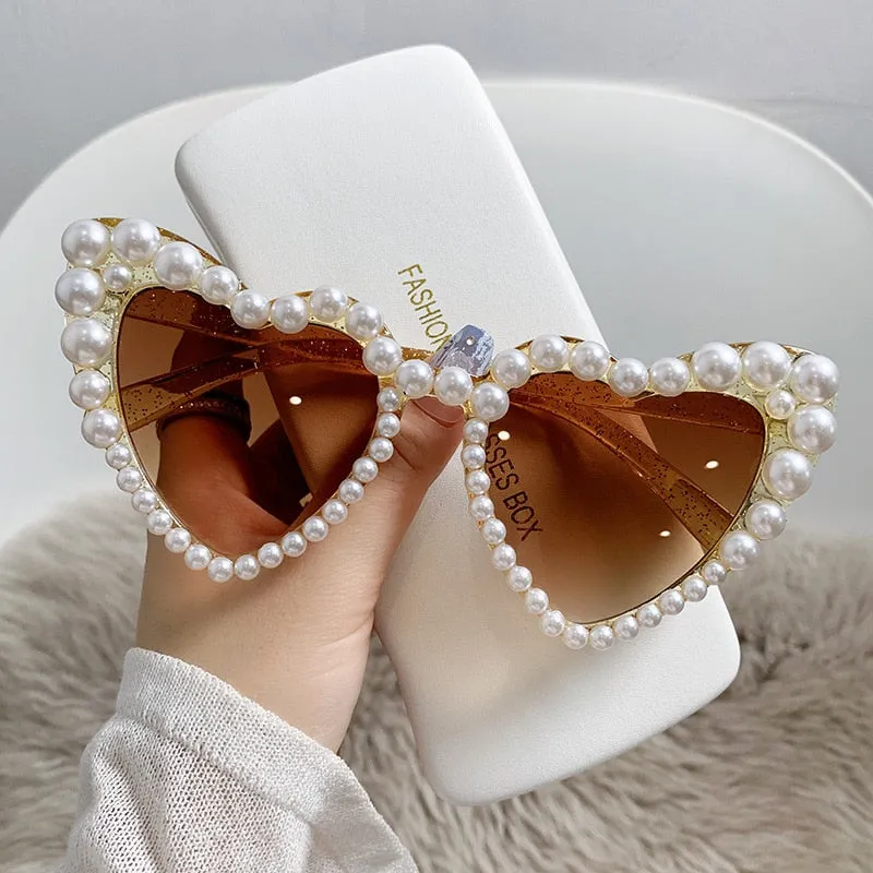 Retro Hip Hop Women's Cat Eye Heart-Shaped Sunglasses with Pearl Decor