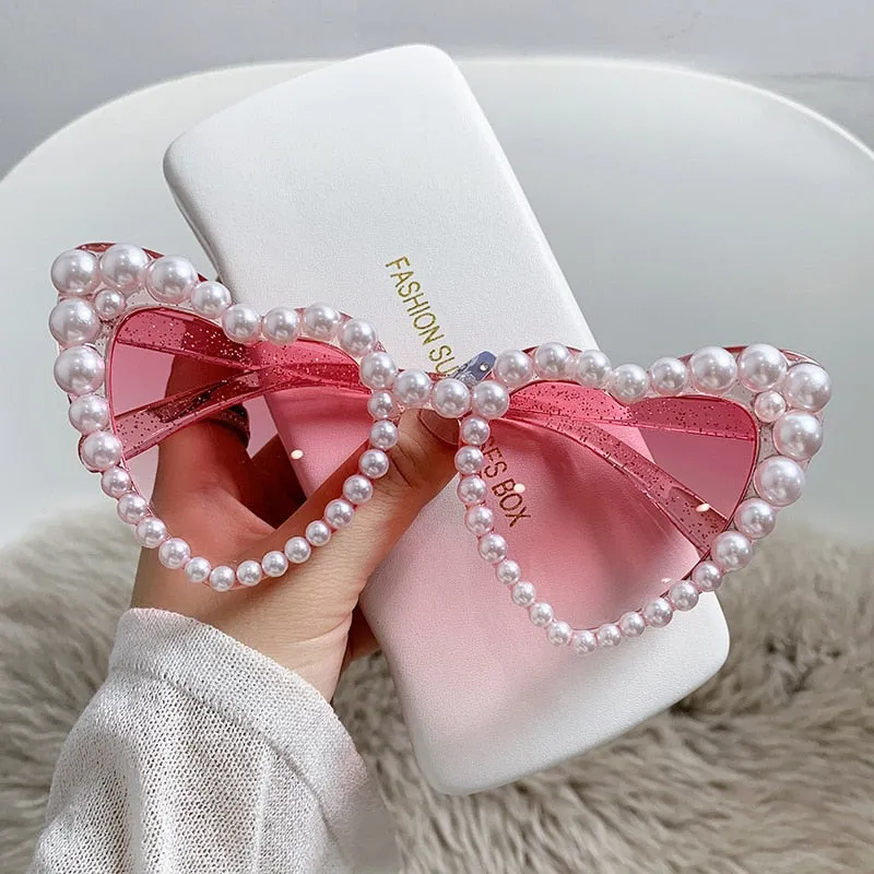 Retro Hip Hop Women's Cat Eye Heart-Shaped Sunglasses with Pearl Decor