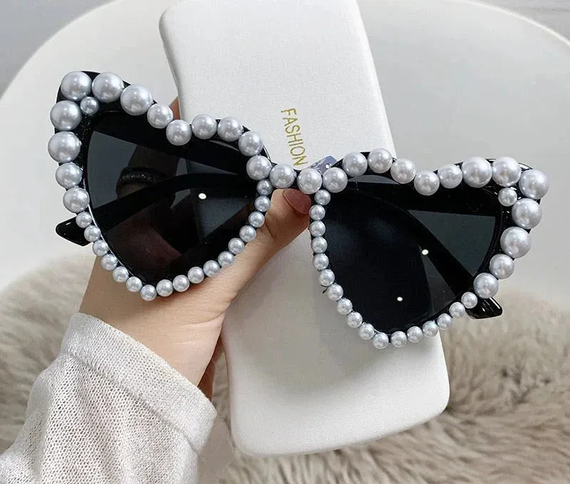 Retro Hip Hop Women's Cat Eye Heart-Shaped Sunglasses with Pearl Decor