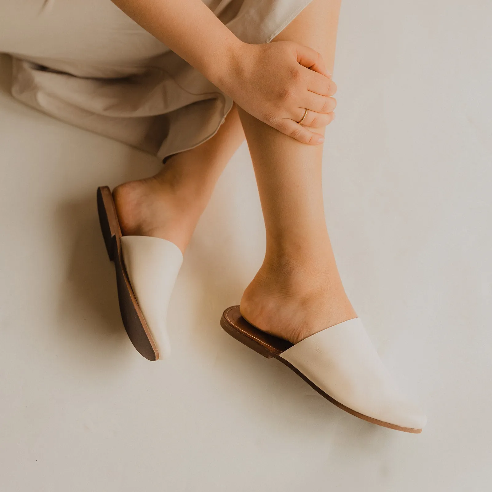 SECONDS Cream Otoño Mule {Women's Leather Shoes}