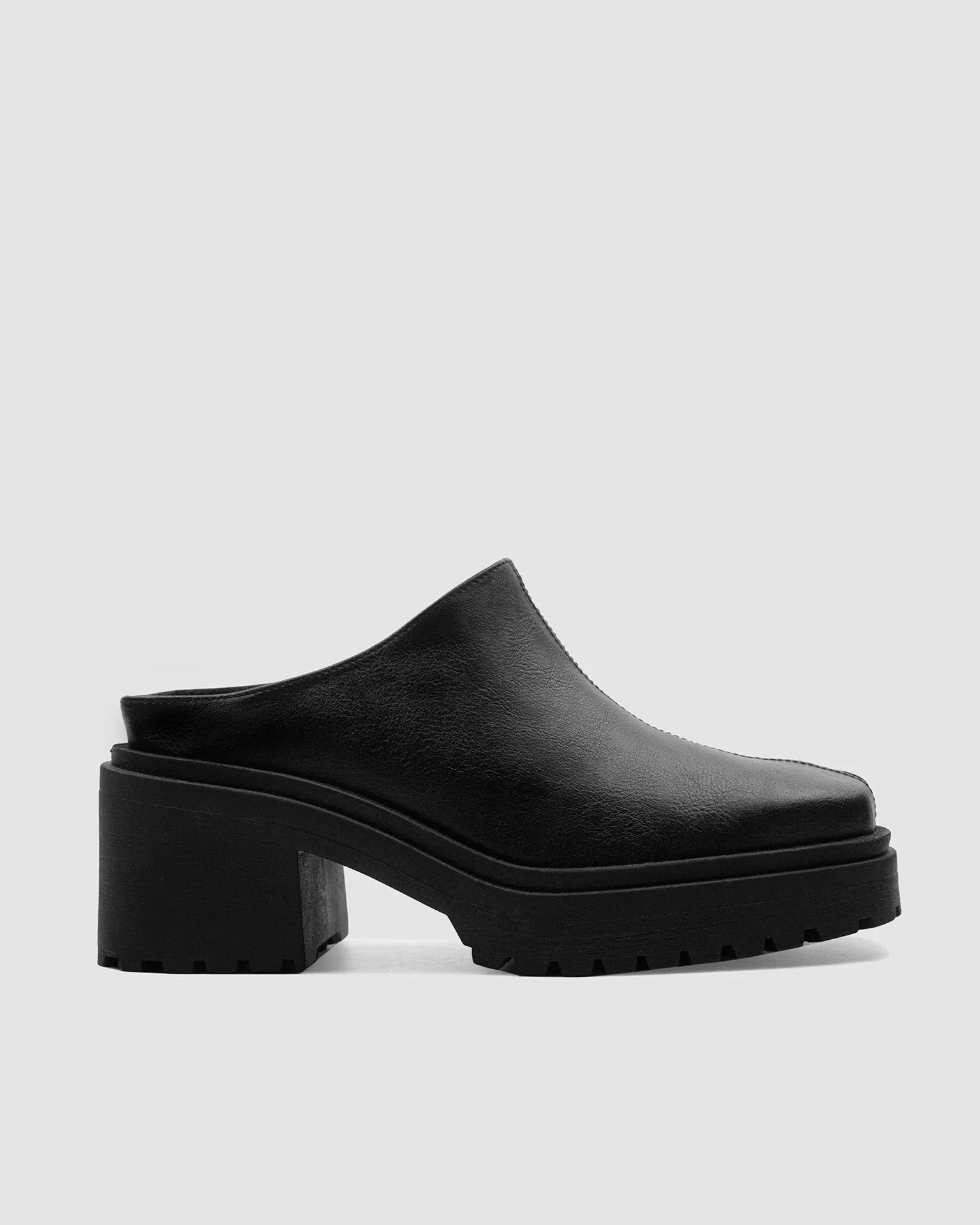 Squared Mule Grape Leather Black